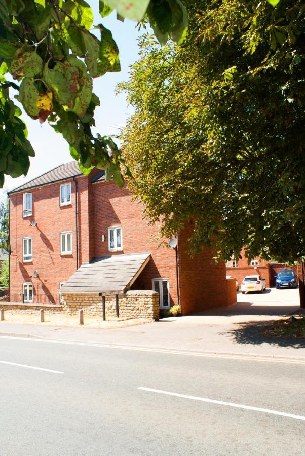 Chestnut Contractor Stays Wellingborough Εξωτερικό φωτογραφία